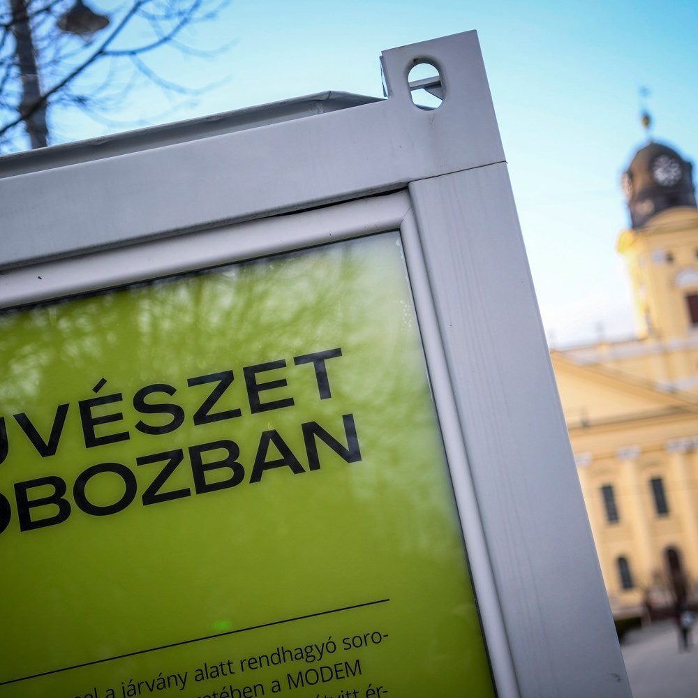 Pettendi Szabó Péter: Emlékmű performansz