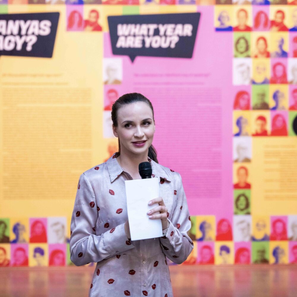 Belvárosi Kertmozi: Hogyan tudnék élni nélküled? vetítés, tárlatvezetés Törőcsik Franciskával és retro buli DJ Sunny-val Belvárosi Kertmozi: Hogyan tudnék élni nélküled? vetítés, tárlatvezetés Törőcsik Franciskával és retro buli DJ Sunny-val