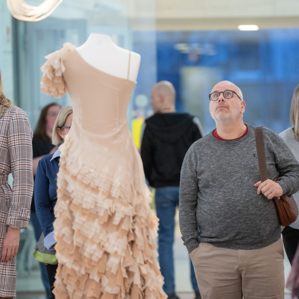 Dr. Horváth Judit kurátori tárlatvezetése az Időmimikri című kiállításon