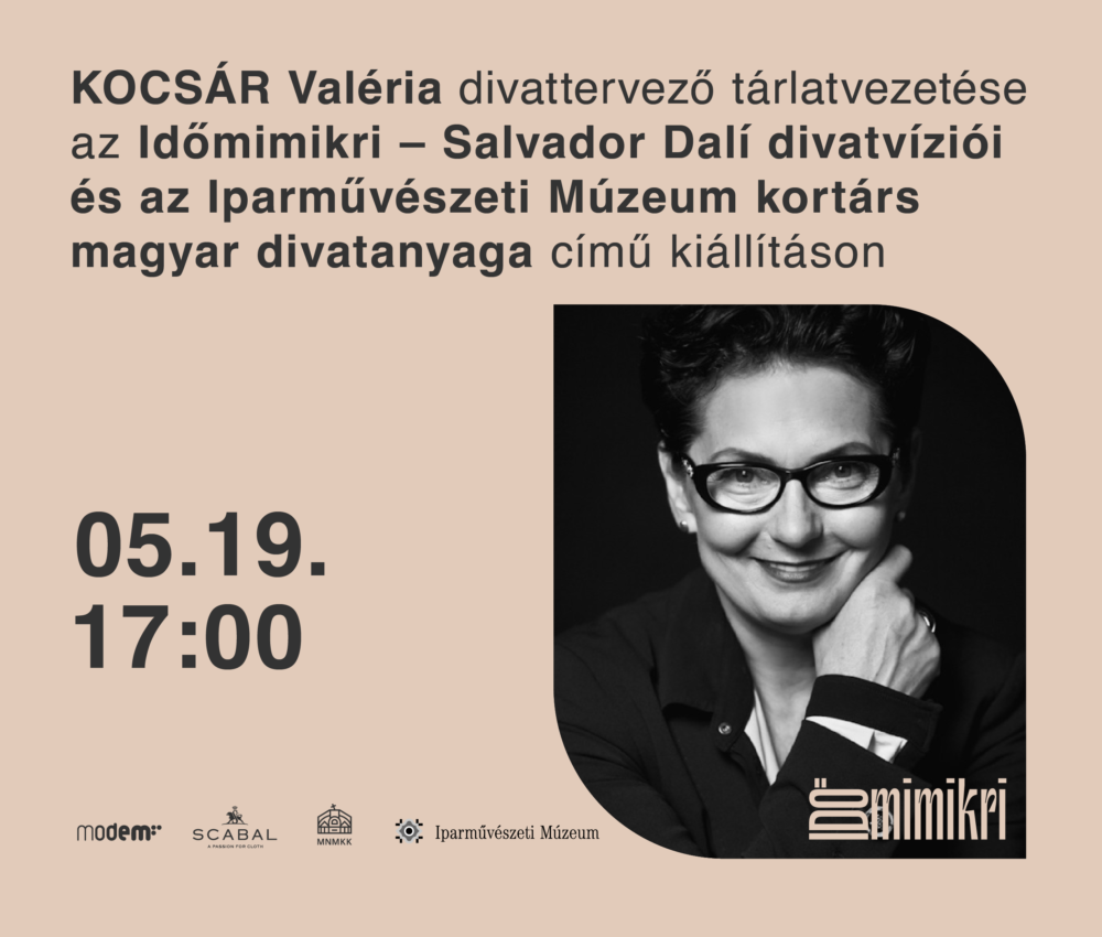 Kocsár Valéria divattervező tárlatvezetése az Időmimikri című kiállításon
