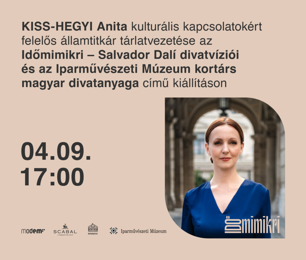 Kiss-Hegyi Anita államtitkár tárlatvezetése az Időmimikri című kiállításon